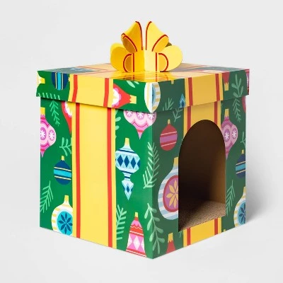 Present Cat Scratcher - Wondershop™ 2 Present Cat Scratcher - Wondershop™ - Image 2